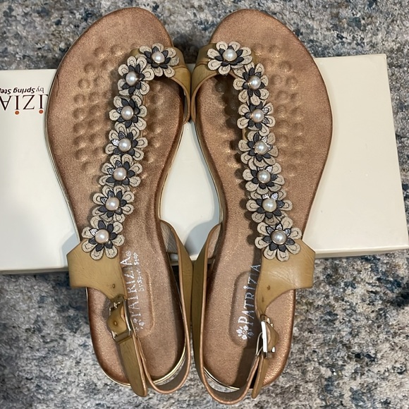 Patrizia by Spring Step Setrells Women’s Flat Sandals Size 38 (US 7.5-8)
Tan - Picture 13 of 13